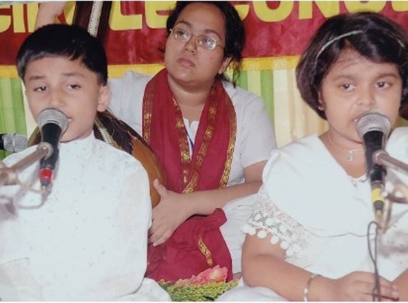 A childhood image of Antara Nandy (right) when she was in music training under Ustad Rashid Khan in Kolkata