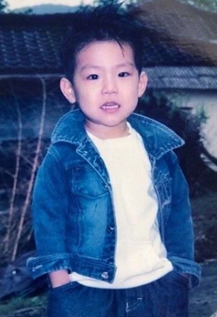 A childhood image of Kim Woo-jin