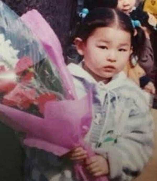 A childhood image of Seulgi