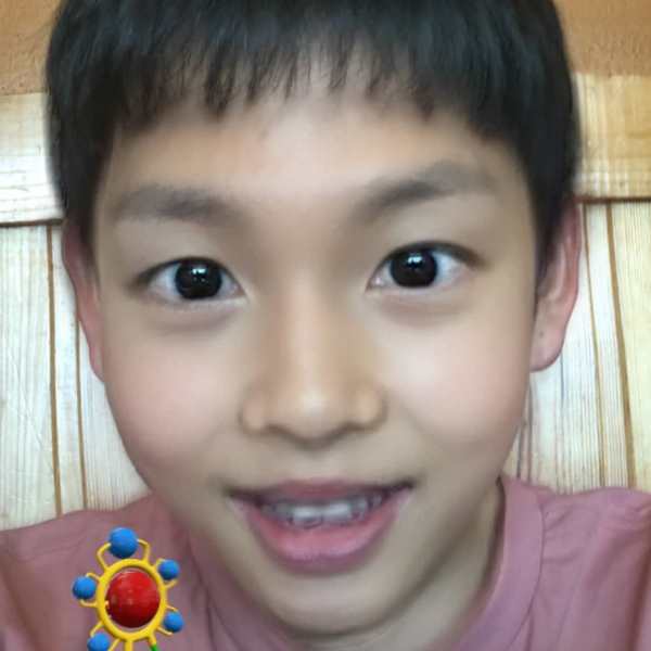 A childhood image of Yim Si-wan