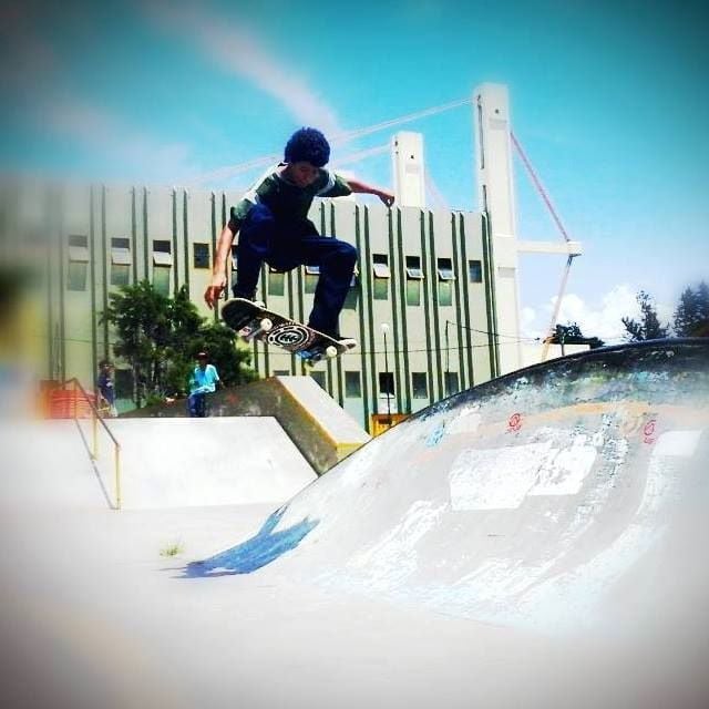 A childhood photo of Lorenzo De Zuani while skateboarding