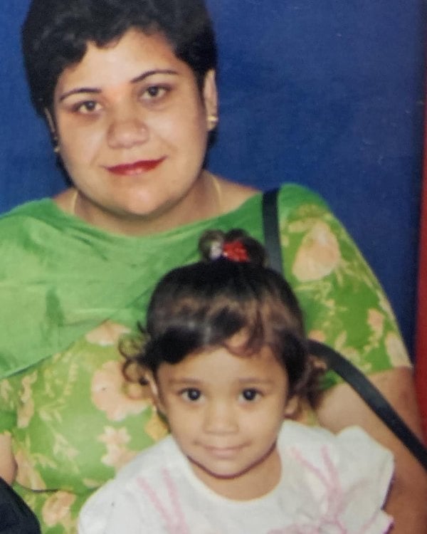 A childhood picture of Gunjan Sharma with her mother
