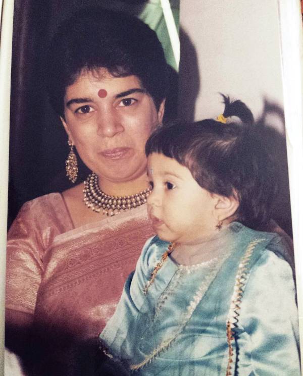 A childhood picture of Ira Khan with her mother, Reena Dutta