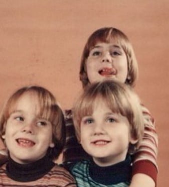 A childhood picture of Jason Calacanis with his brothers