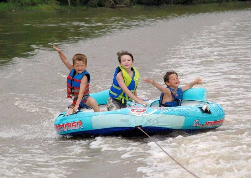 A childhood picture of John Foster (centre)