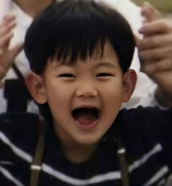 A childhood picture of Kim Soo-hyun