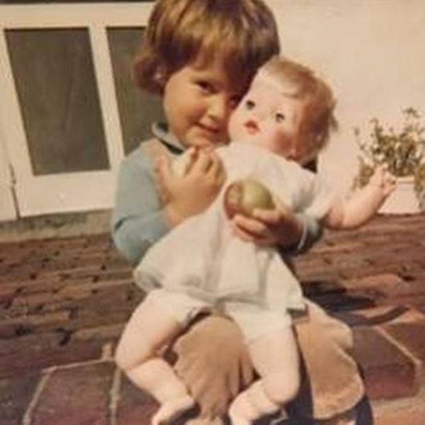 A childhood picture of Lisa Oz