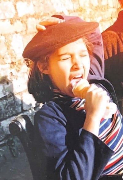 A childhood picture of Pashmina Roshan