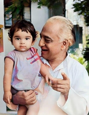 A childhood picture of Rahul Deshpande with his grandfather