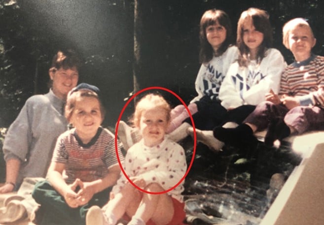 A childhood picture of Robby Hoffman (in the polka dot shirt) with 5 of her 9 siblings