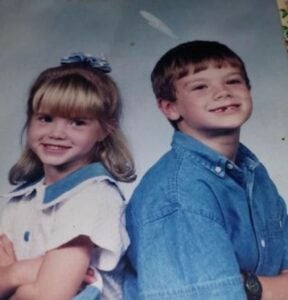A childhood picture of Sara Lee with her brother