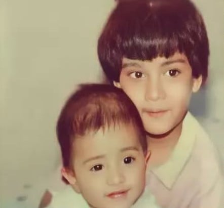 A childhood picture of Stebin Ben with his sister