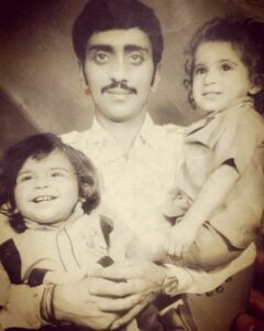 A childhood picture of Vikas Manaktala (right)