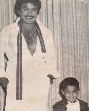 A childhood picture of Vikram Prabhu with his father