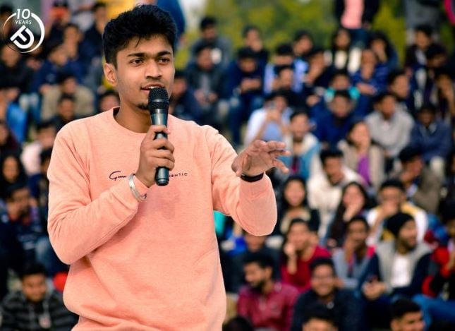 A glimpse from the Khayaalbaaz Pomedy Show at DTU, Delhi