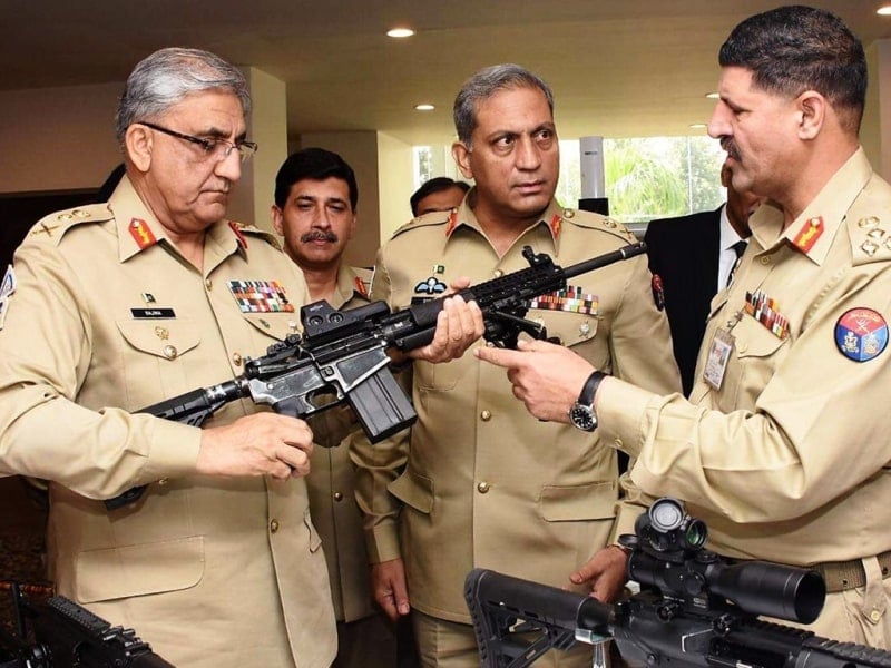 A photo of General Bajwa taken while he was inspecting a weapon
