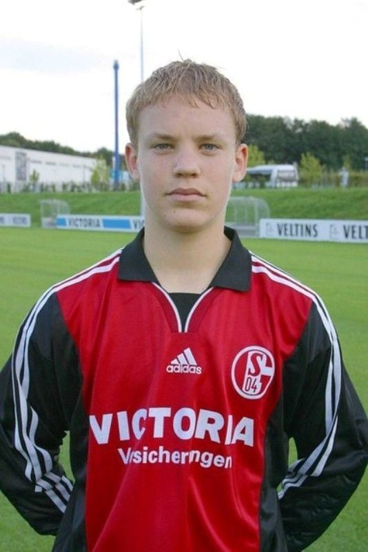 A photo of Manuel Neuer from his early Schalke days