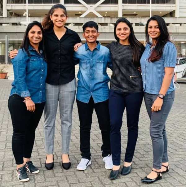 A photo of Utkarsha Pawar (extreme right) with other cricketers whose names were included in the WPL auction