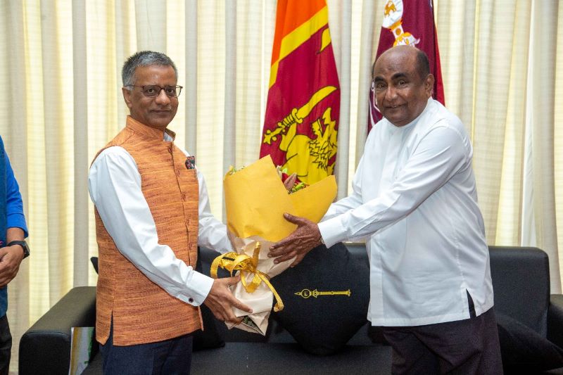 A photo of the Gopal Baglay with the speaker of the Sri Lankan parliament Mahinda Yapa Abeywardena
