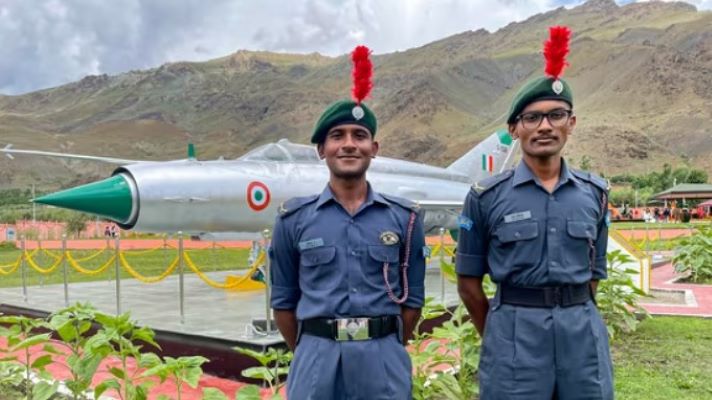 A photo of the NCC cadets taken at the Kargil War Memorial in Dras