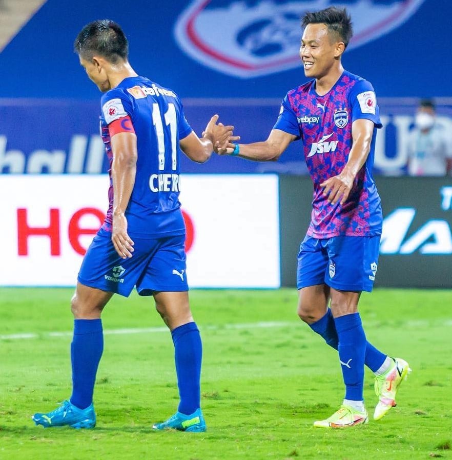 A photograph of Udanta Singh and Sunil Chhetri