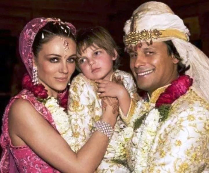 A picture of Elizabeth Hurley and Arun Nayar from their Indian wedding ceremony
