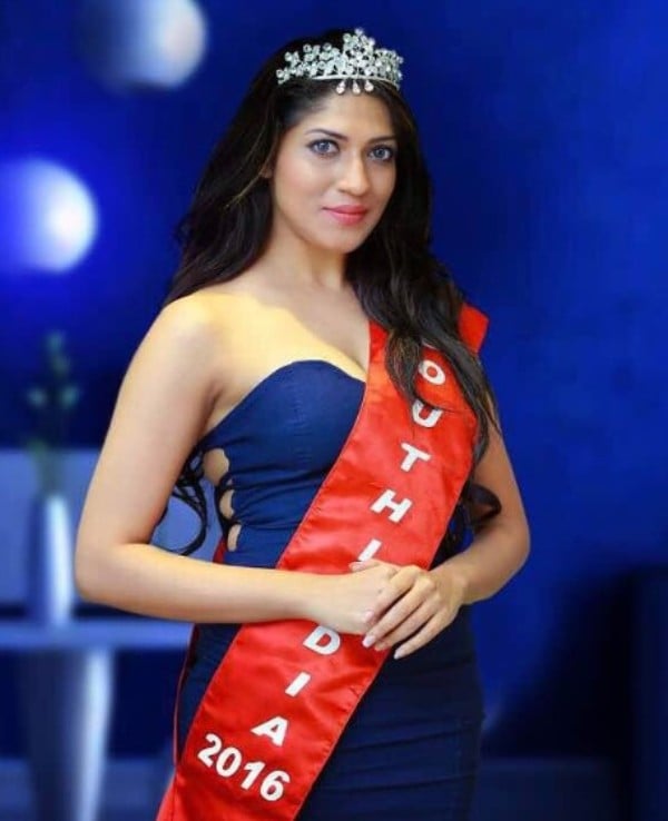 A picture of Iti Acharya after getting crowned as Miss South India 2016
