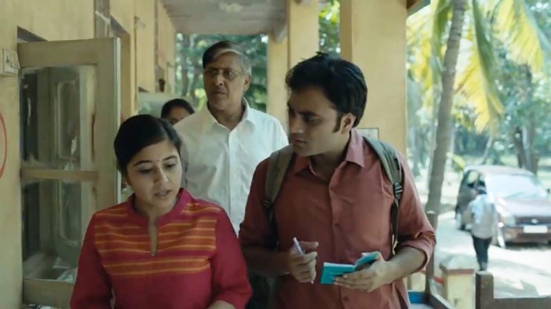 Punit Tiwari as a junior ophthalmologist in Prime Video