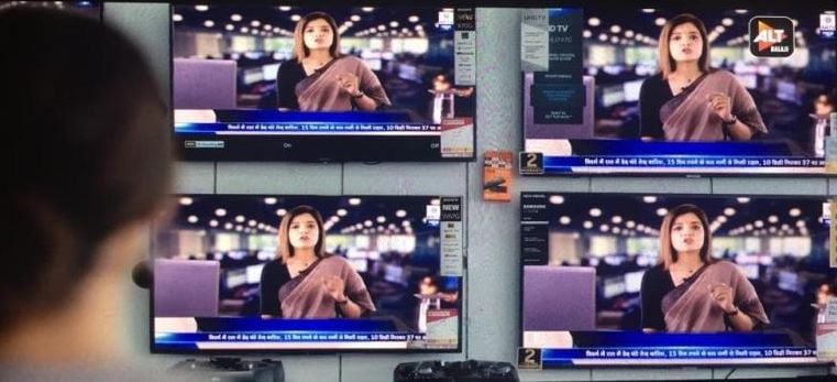 A still of Shagufta Nayyar Dev from the web series Mission Over Mars (2019)