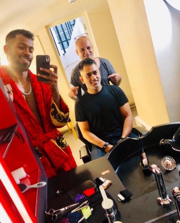 Aalim Hakim with Hardik Pandya and MS Dhoni