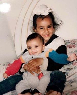 Aamber Dhillon with her brother- Childhood Picture