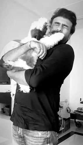 Aarya Babbar and his pet dog