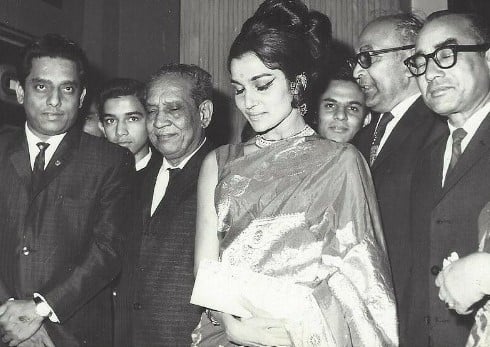Abdul Gaffar Nadiadwala and Abdul Karim Nadiadwala with producer Rajendra Bhatia and director Mohan Saigal at the premier of Asha Parekh