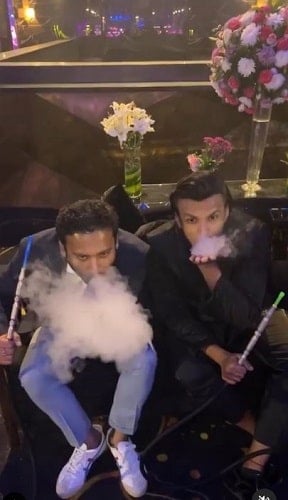 Abhijeet Sawant smoking hukka