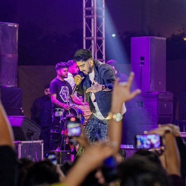 Addy Nagar performing at a club in Pune