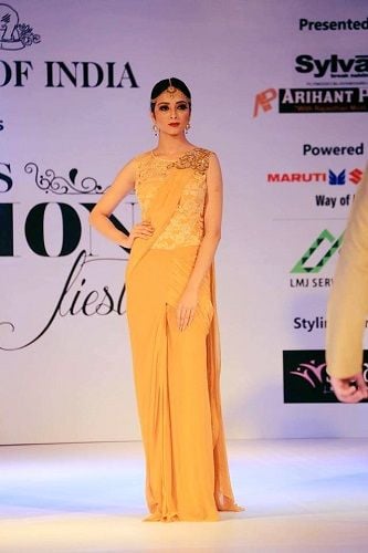 Afreen Alvi walking the Ramp