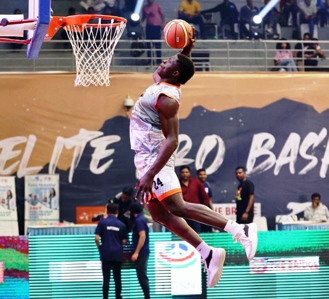 Agu Stanley playing basketball at the Elite Pro Basketball League Pre-Season 2023