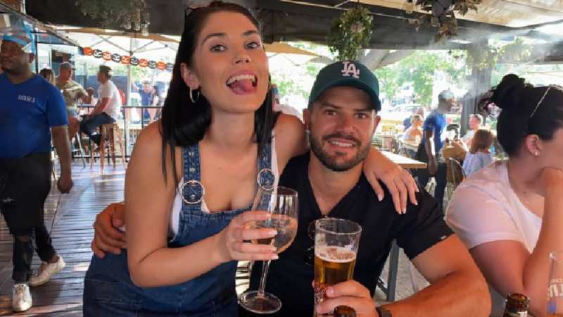Aiden Markram enjoying beer along with his wife, Nicole