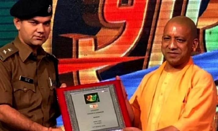 Ajay Pal Sharma With Yogi Adityanath