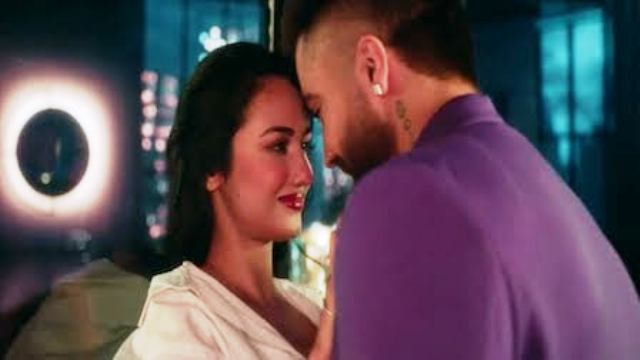 Akanksha Sharma with Hardy Sandhu in a still from Psycho