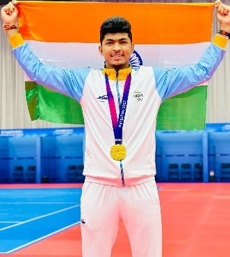Akash Shinde after winning a gold medal in the 19th Asian Games (2023)