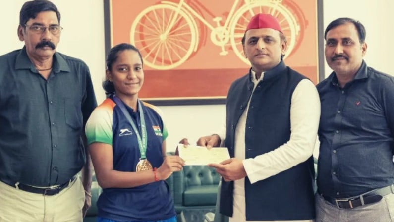 Akhilesh Yadav while granting an incentive of Rs. 5 Lakh to Aditya Yadav