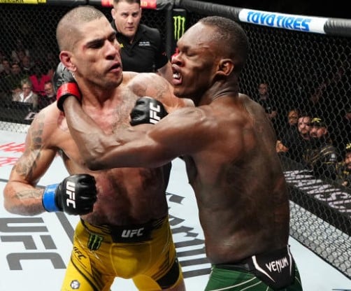 Alex Pereira during a match against Israel Adesanya in November 2022