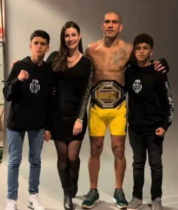 Alex Pereira with his ex-girlfriend and two sons