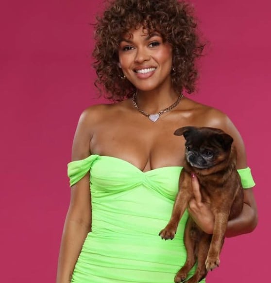 Alexandra Joner with her pet