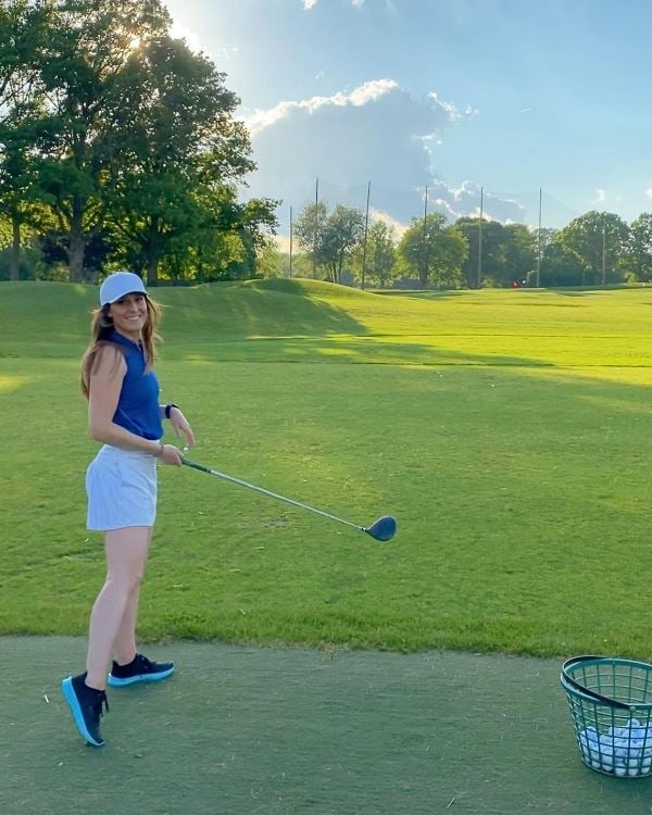 Alexis McAdams playing Golf