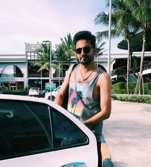 Ali Safina smoking cigarette