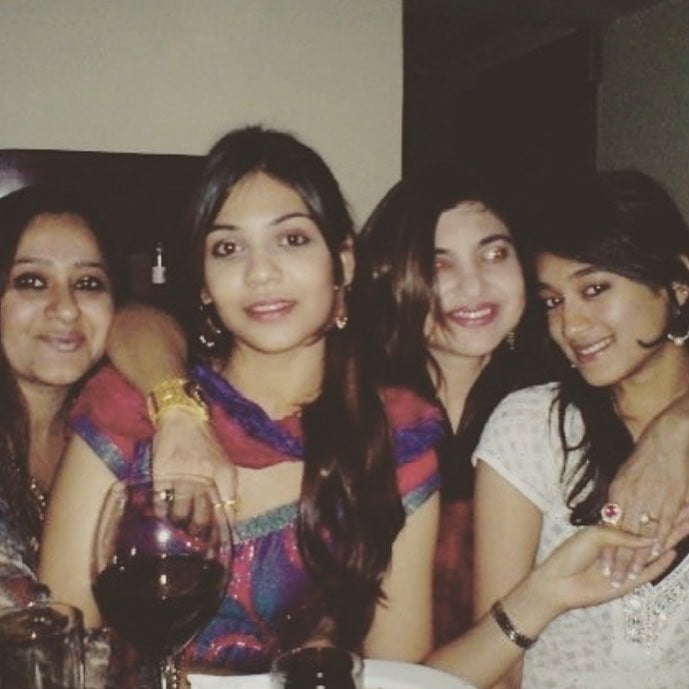 Alka Yagnik Drinking Alcohol