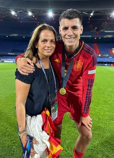 Alvaro Morata with his mother after winning the 2023 Nations League Tournament