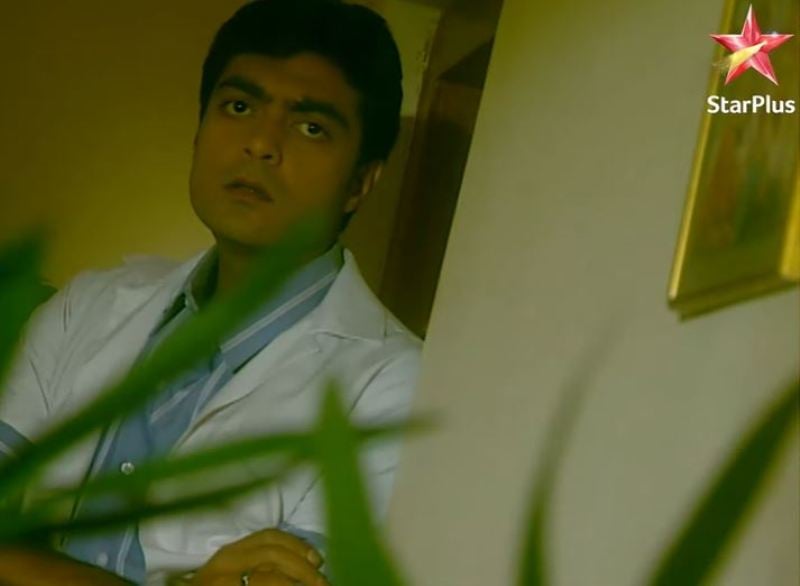 Alyy Khan (as Rohan) in the episode ‘Chehre Pe Chehra’ of the television serial ‘Ssshhhh…Koi Hai’ (2002)